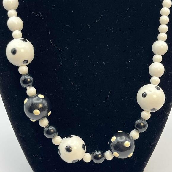 Black Poke A Dot Necklace - Picture 2 of 3